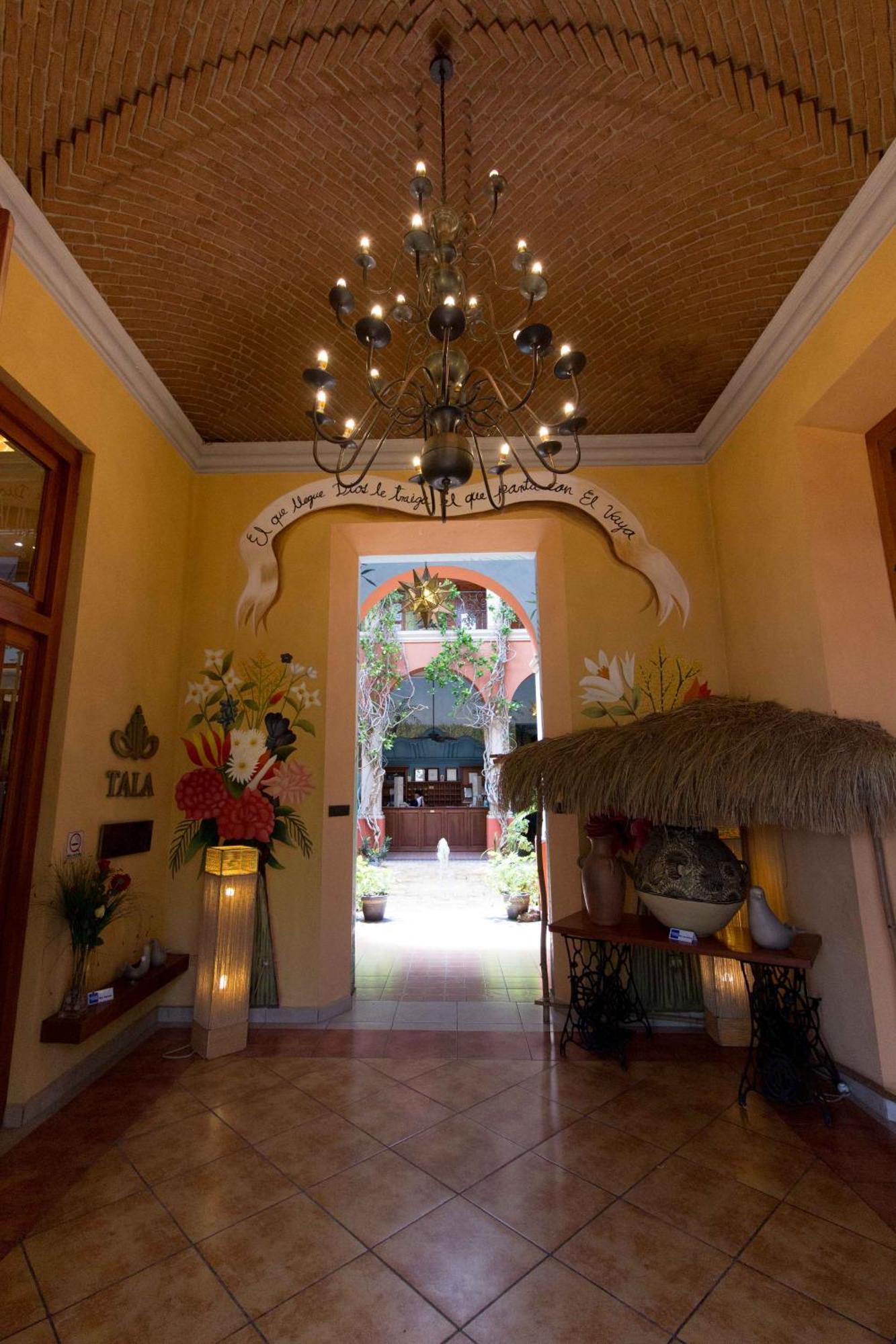 Hotel Boutique Casa San Angel (Adults Only) Merida Bagian luar foto